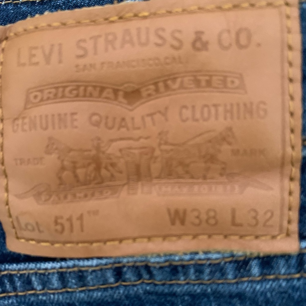 Levi's Slim Fit Jeans in Classic Blue